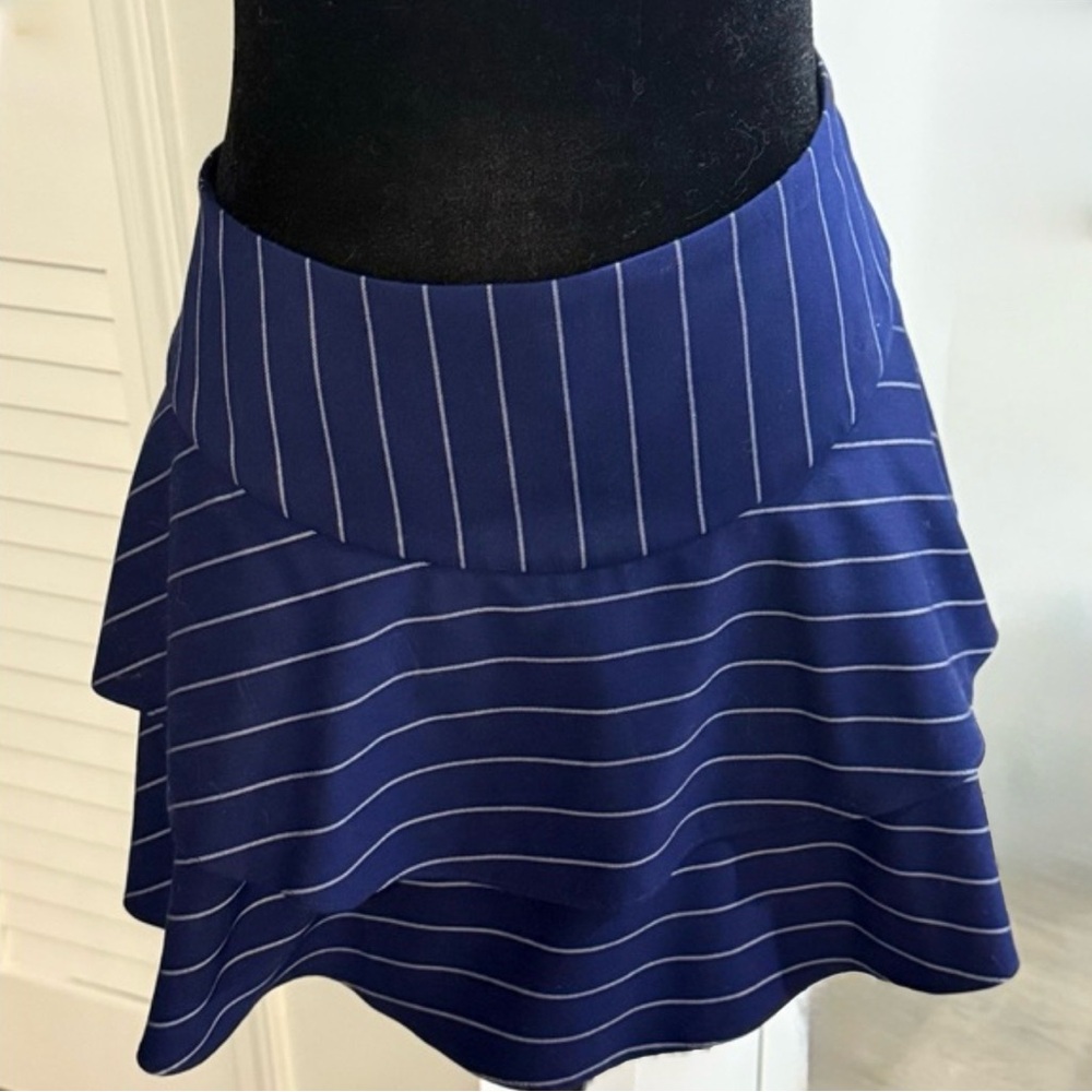 Alice + Olivia Classics Women’s 12 Blue White Pin Striped Mini Skirt